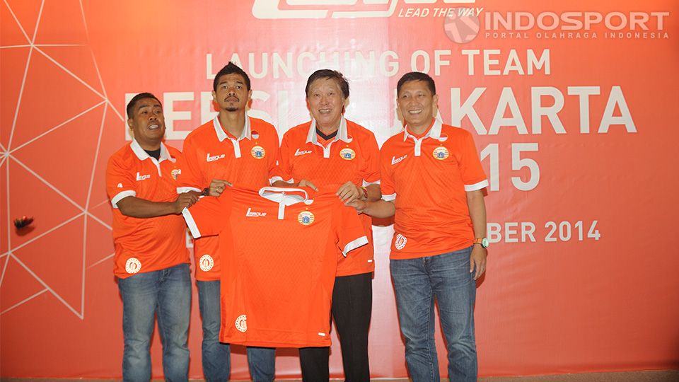 Manajamen Persija Jakarta saat launching jersey untuk musim kompetisi mendatang. Copyright: &copy; Ratno Prasetyo/Indosport
